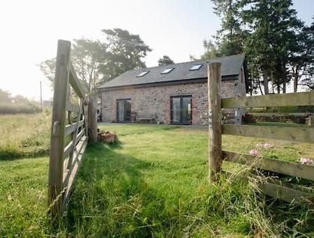 Chic Cottage Near Elan Valley And Builth Wells Llanwrthwl Exterior photo